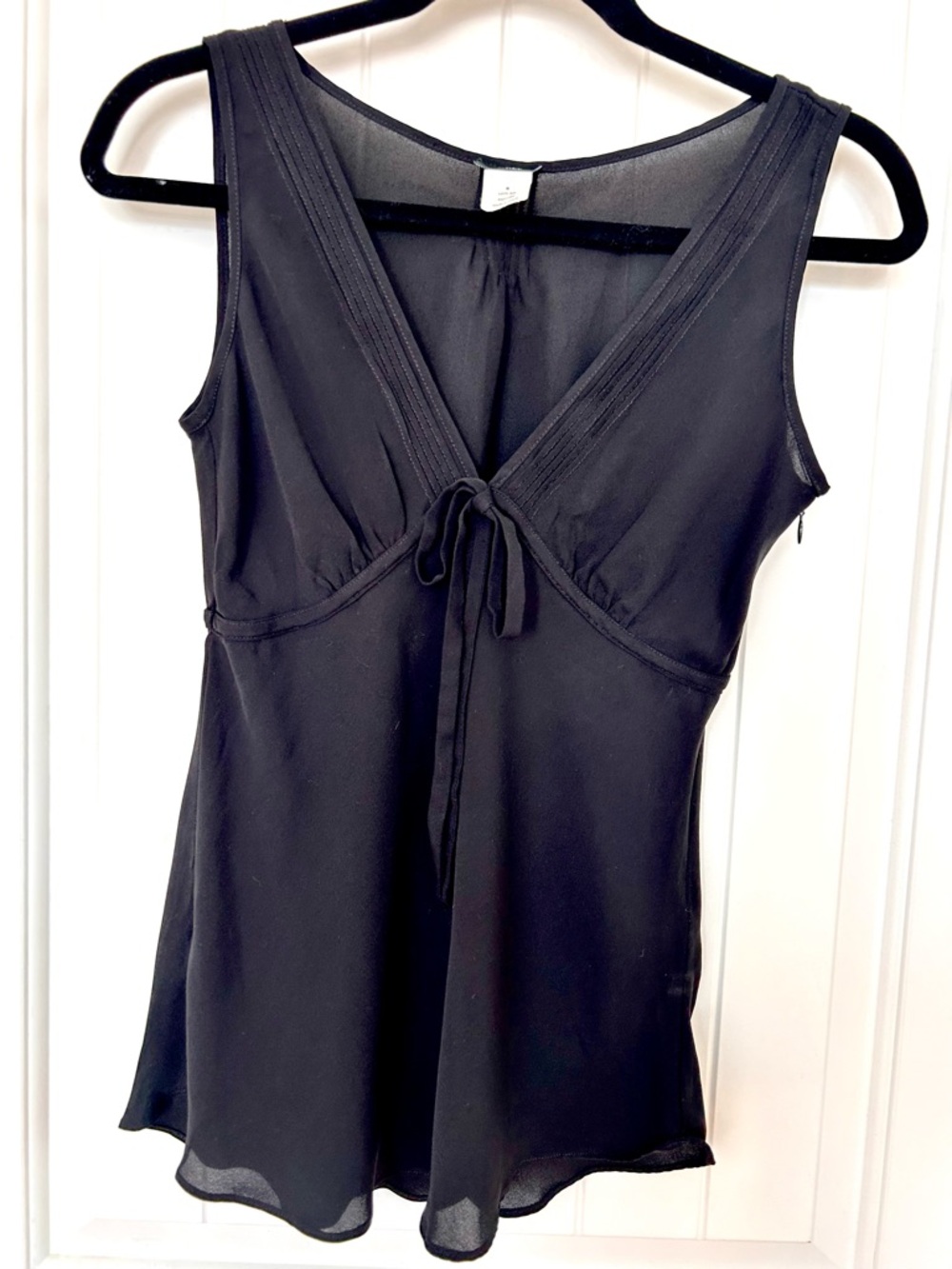J Crew 100% Silk Sleeveless Blouse Black Tie Front V Neck Cami Top Size 6